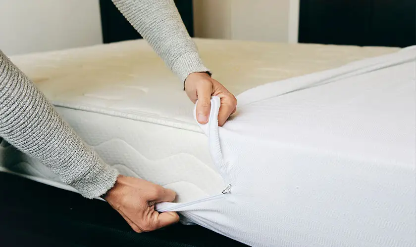 what to avoid in a mattress protector
