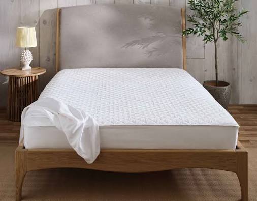 Do i Put A Fitted SHeet on Top of A Mattress Protectpr